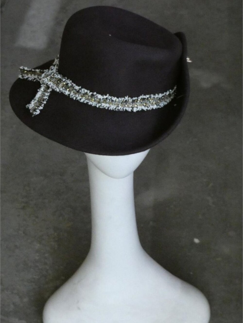 Giovannio New York - SADIE Large Brim Cloche Hat with Tweed Band - Aubergine